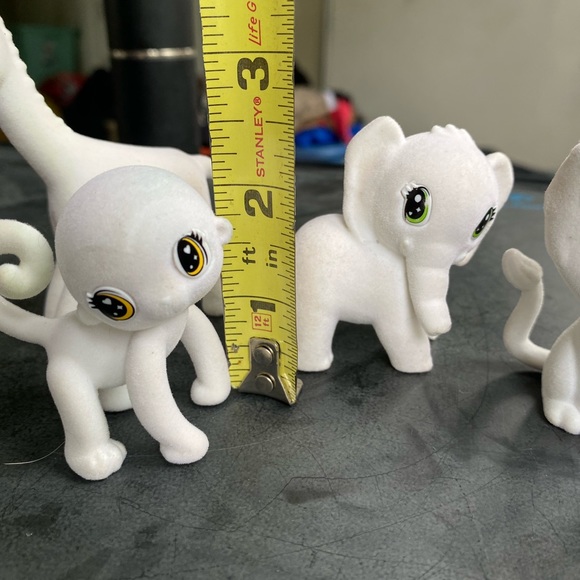 Crayola Lot 4 White Flocked Velvety Lion Giraffe Elephant & Monkey Play Animals - Picture 8 of 11